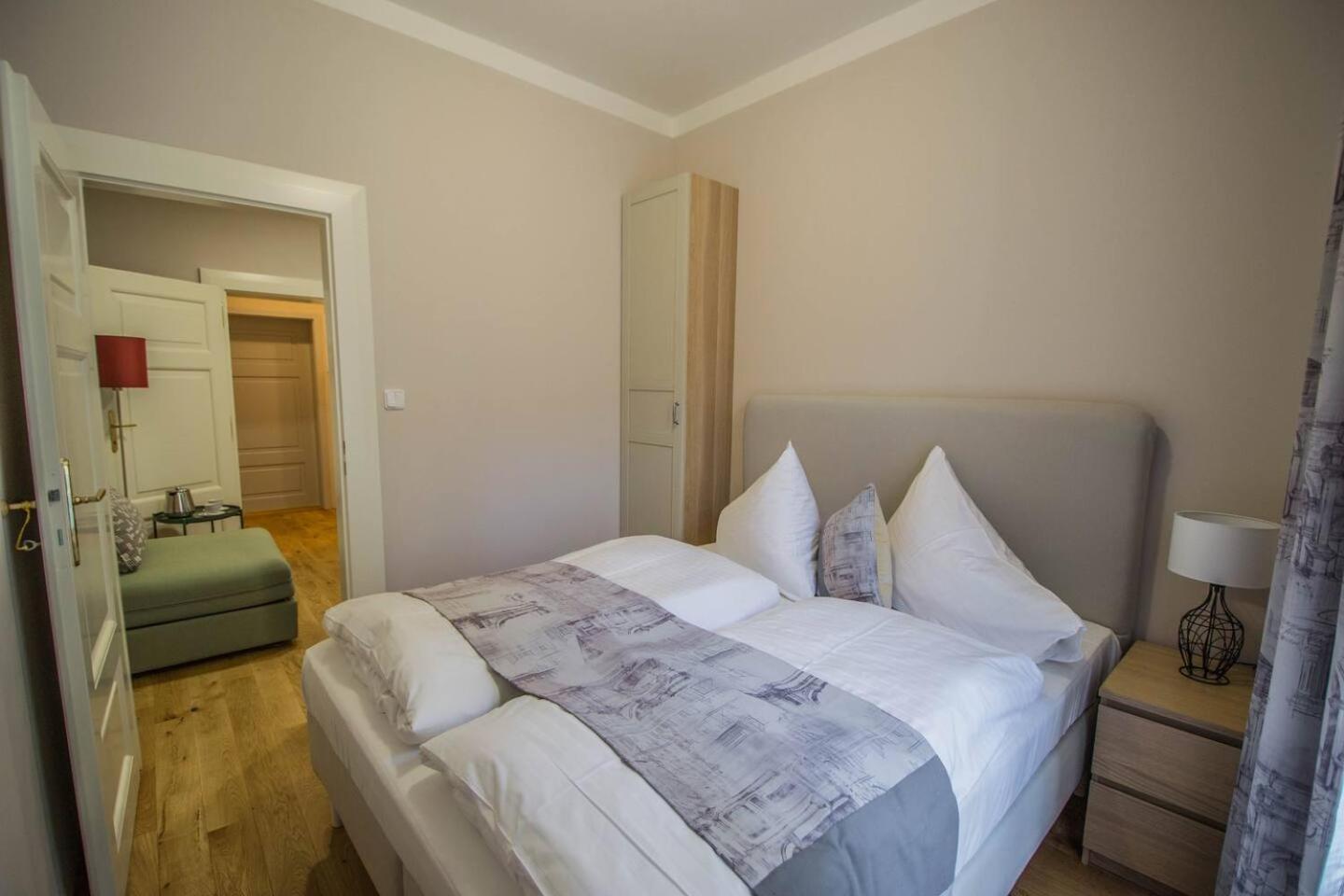 Unique Apartments 250M From The Charles Bridge, Prague